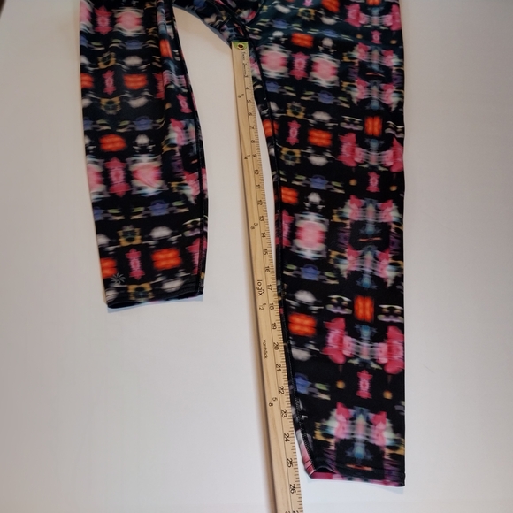 Athleta Size XL Multicolor Abstract Leggings - Picture 7 of 10